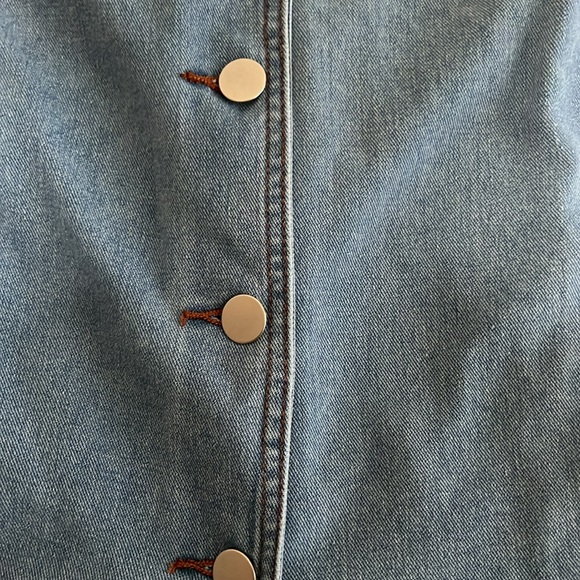 Allegra K Lightwash denim jacket/blouse, size Medium - Picture 4 of 7
